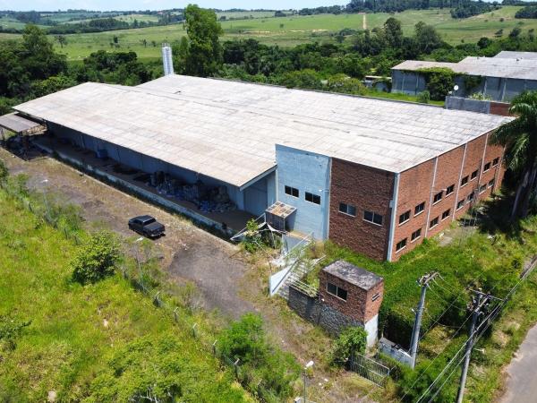 Lote Unificado com: Galpão Industrial 3.980m² construido em terreno 6.000m² e bens móveis diversos