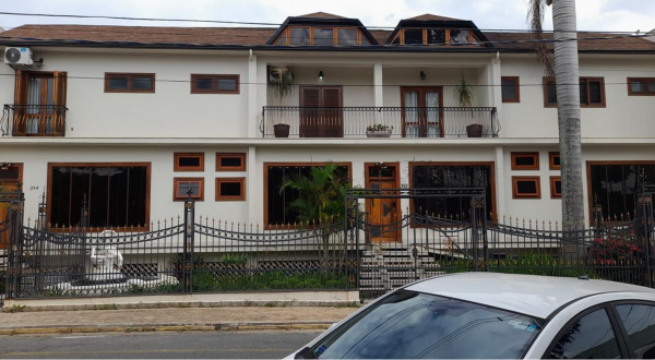 Casa com aprox. 329,27m² | Chácaras Guacira | Castelo