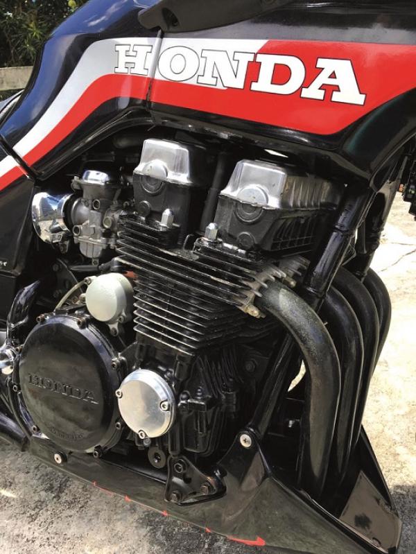 HONDA CBX750F (1986)