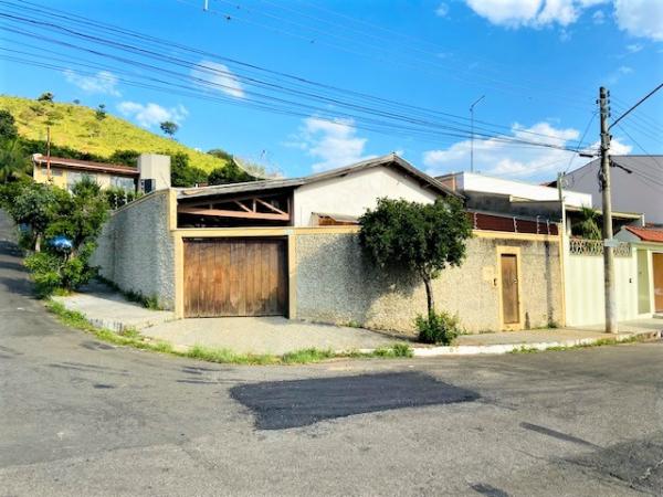 Casa no Jardim Santa Clara em Pedreira | Terreno com área de 289m²